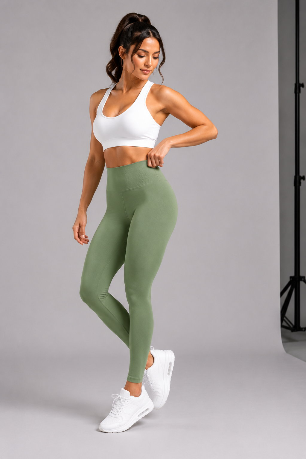 Seamless Scrunch Leggings by Leggyngs
